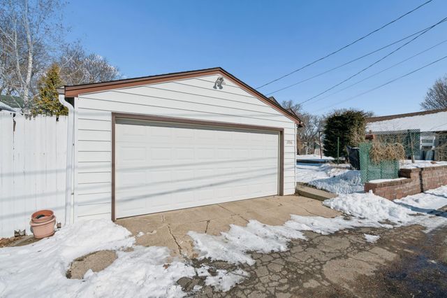 1706 Stanford Avenue, Saint Paul, MN 55105