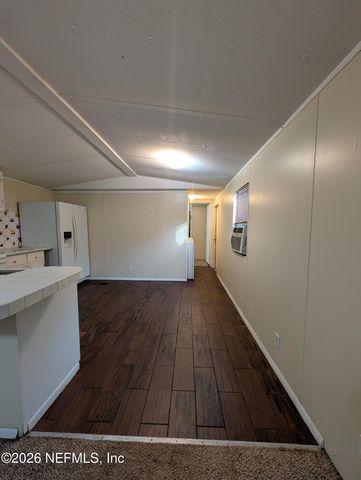 610 EVANS Avenue, Interlachen, FL 32148