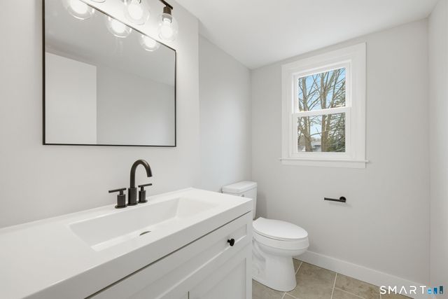 9 Grand Street, Enfield, CT 06082