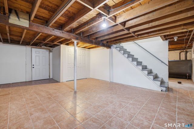 9 Grand Street, Enfield, CT 06082