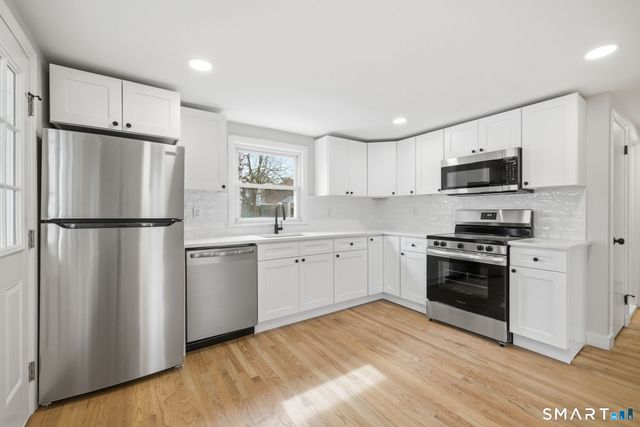 9 Grand Street, Enfield, CT 06082