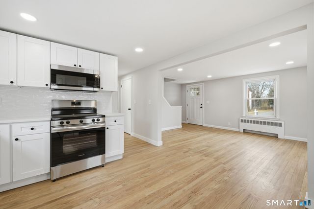 9 Grand Street, Enfield, CT 06082