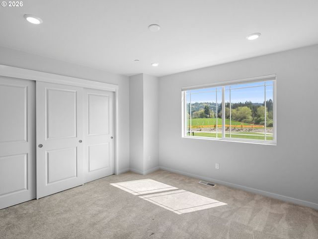 7563 Nw ELEANOR Ave, Portland, OR 97229