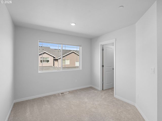 7563 Nw ELEANOR Ave, Portland, OR 97229