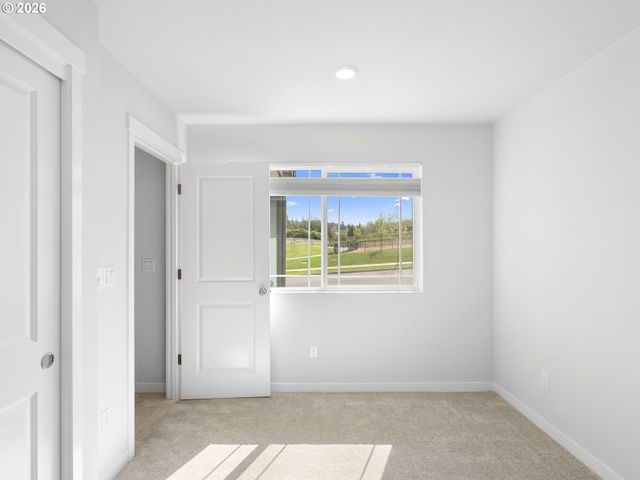 7563 Nw ELEANOR Ave, Portland, OR 97229