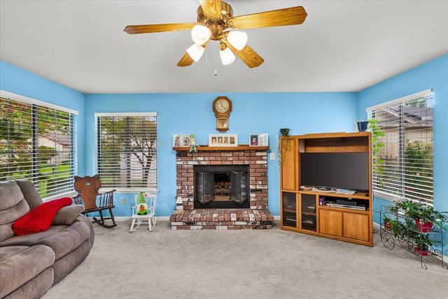 2136 Candy Cane Walk, Manteca, CA 95336