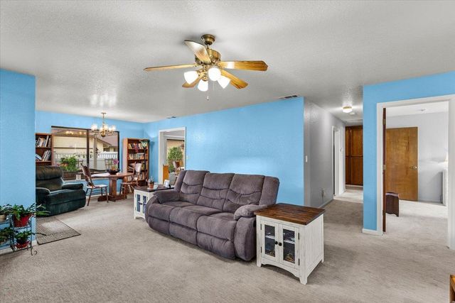 2136 Candy Cane Walk, Manteca, CA 95336