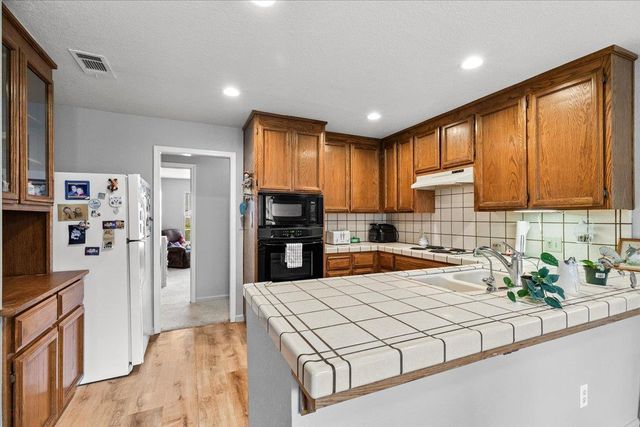 2136 Candy Cane Walk, Manteca, CA 95336