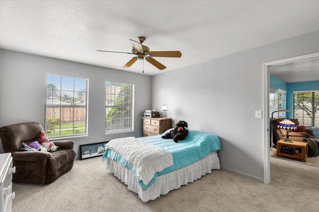 2136 Candy Cane Walk, Manteca, CA 95336