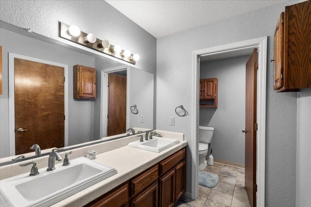 2136 Candy Cane Walk, Manteca, CA 95336