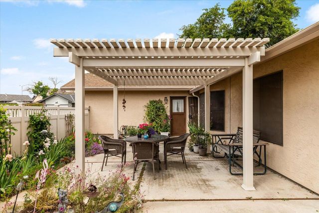 2136 Candy Cane Walk, Manteca, CA 95336