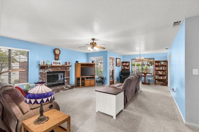 2136 Candy Cane Walk, Manteca, CA 95336