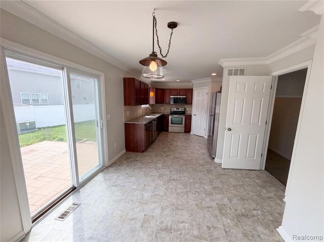 42824 Greystone Drive, Sterling Heights, MI 48313