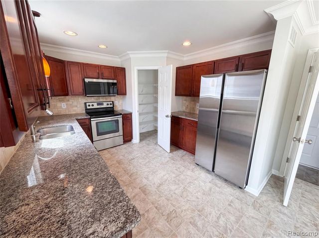 42824 Greystone Drive, Sterling Heights, MI 48313