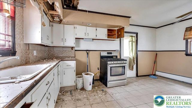 231 Putnam Street, Lackawanna, PA 18508