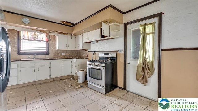 231 Putnam Street, Lackawanna, PA 18508