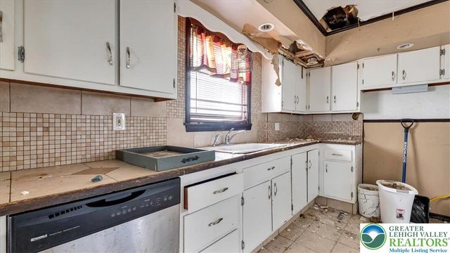 231 Putnam Street, Lackawanna, PA 18508