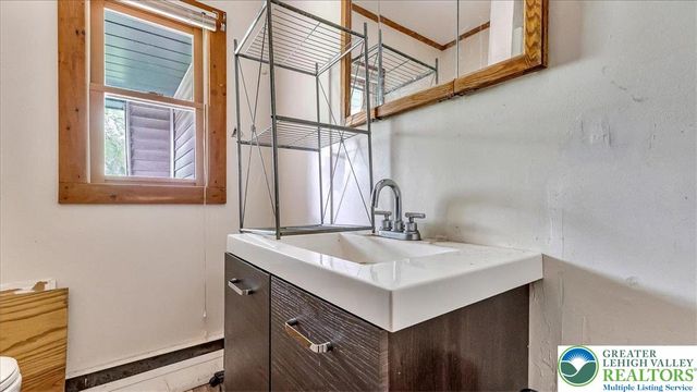 231 Putnam Street, Lackawanna, PA 18508