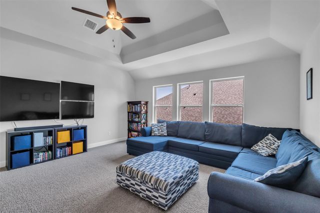 423 Round Top Street, Webster, TX 77598