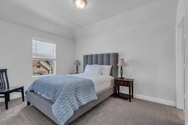 423 Round Top Street, Webster, TX 77598