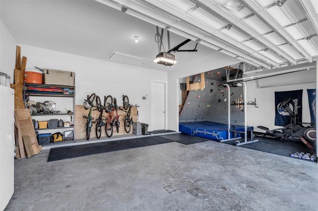 423 Round Top Street, Webster, TX 77598