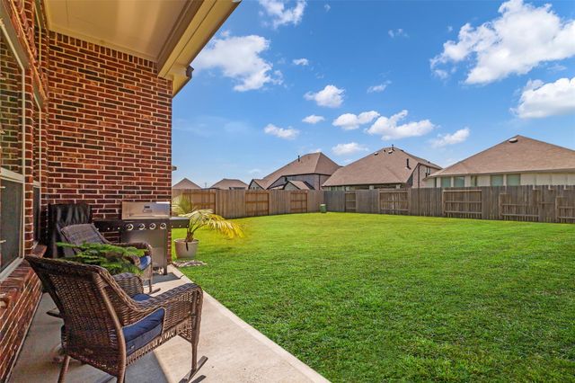 423 Round Top Street, Webster, TX 77598