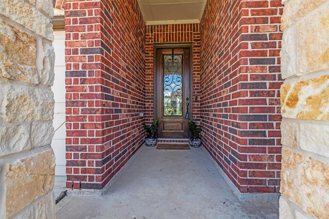 423 Round Top Street, Webster, TX 77598