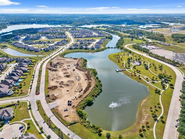 423 Round Top Street, Webster, TX 77598