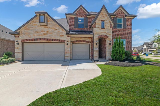 423 Round Top Street, Webster, TX 77598