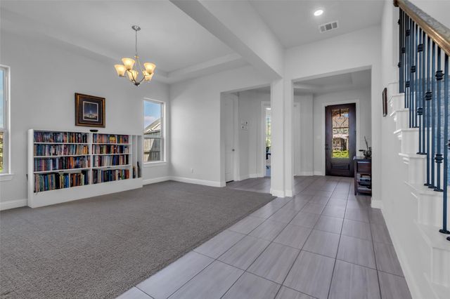 423 Round Top Street, Webster, TX 77598