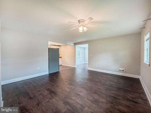 70 HUCKLEBERRY LN, Levittown, PA 19055