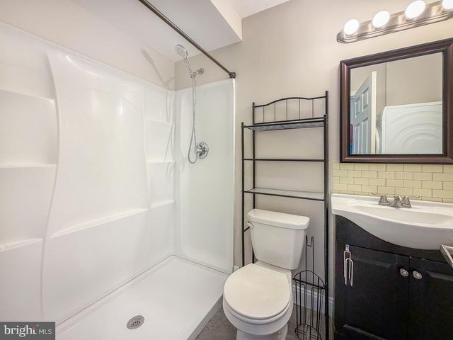 70 HUCKLEBERRY LN, Levittown, PA 19055