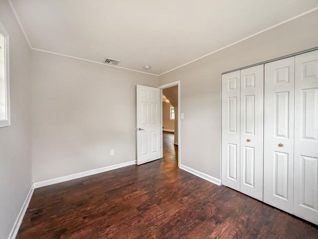 70 HUCKLEBERRY LN, Levittown, PA 19055
