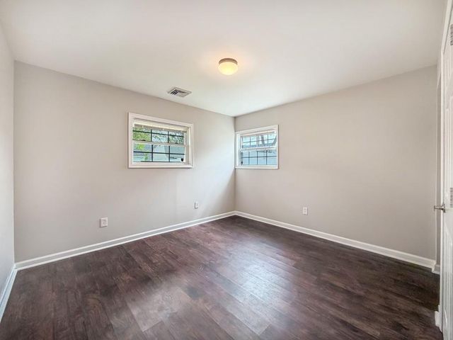 70 HUCKLEBERRY LN, Levittown, PA 19055