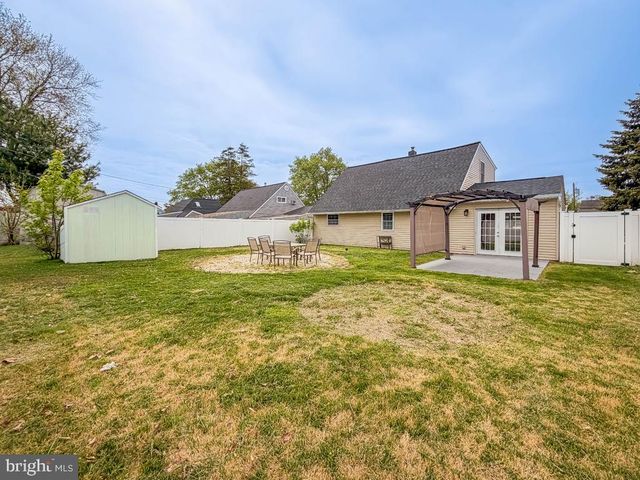 70 HUCKLEBERRY LN, Levittown, PA 19055