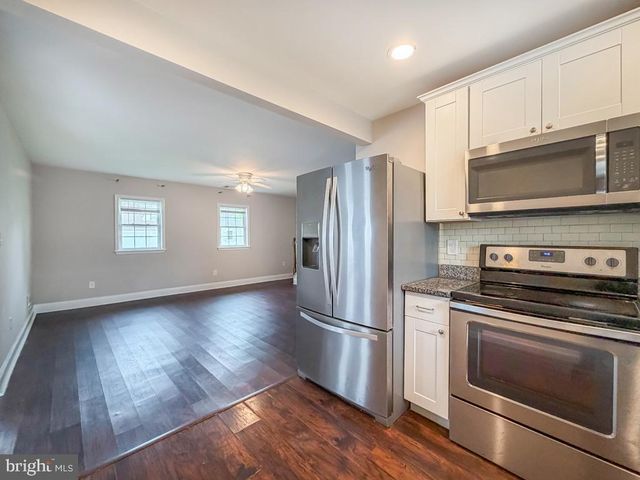 70 HUCKLEBERRY LN, Levittown, PA 19055