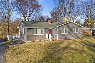 213 E Lexington Drive, Fairview Heights, IL 62208