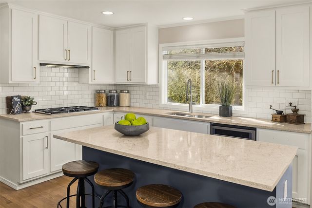 8537 NE 128th Street, Kirkland, WA 98034