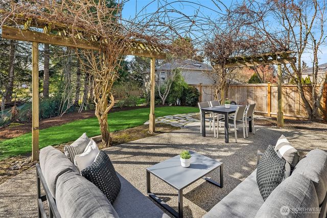 8537 NE 128th Street, Kirkland, WA 98034