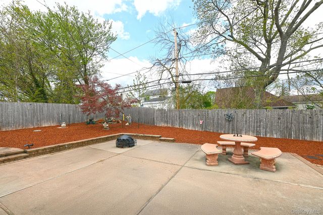 156 Farmedge Road, Levittown, NY 11756