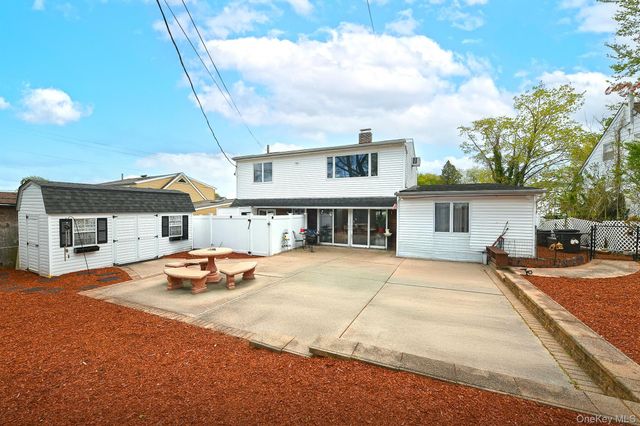 156 Farmedge Road, Levittown, NY 11756