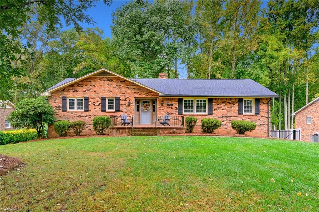 1930 Meadow Glen Lane, Winston-salem, NC 27127