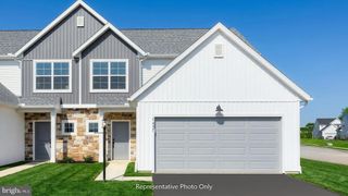 7479 SAINT PATRICK CT, Abbottstown, PA 17301