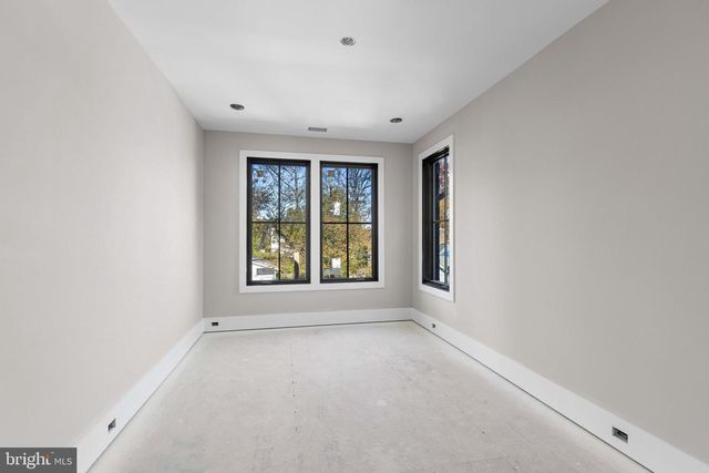 5206 12TH ST N, Arlington, VA 22205