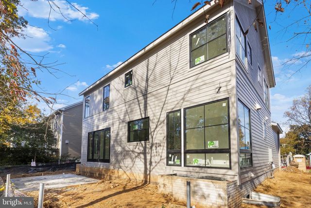 5206 12TH ST N, Arlington, VA 22205