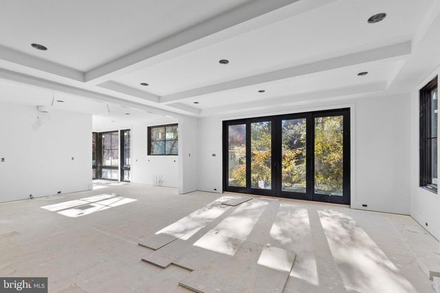 5206 12TH ST N, Arlington, VA 22205