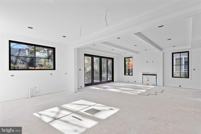 5206 12TH ST N, Arlington, VA 22205