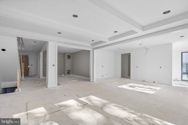 5206 12TH ST N, Arlington, VA 22205