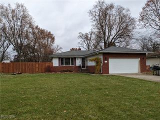 3715 Bramblewood Drive, Brunswick, OH 44212