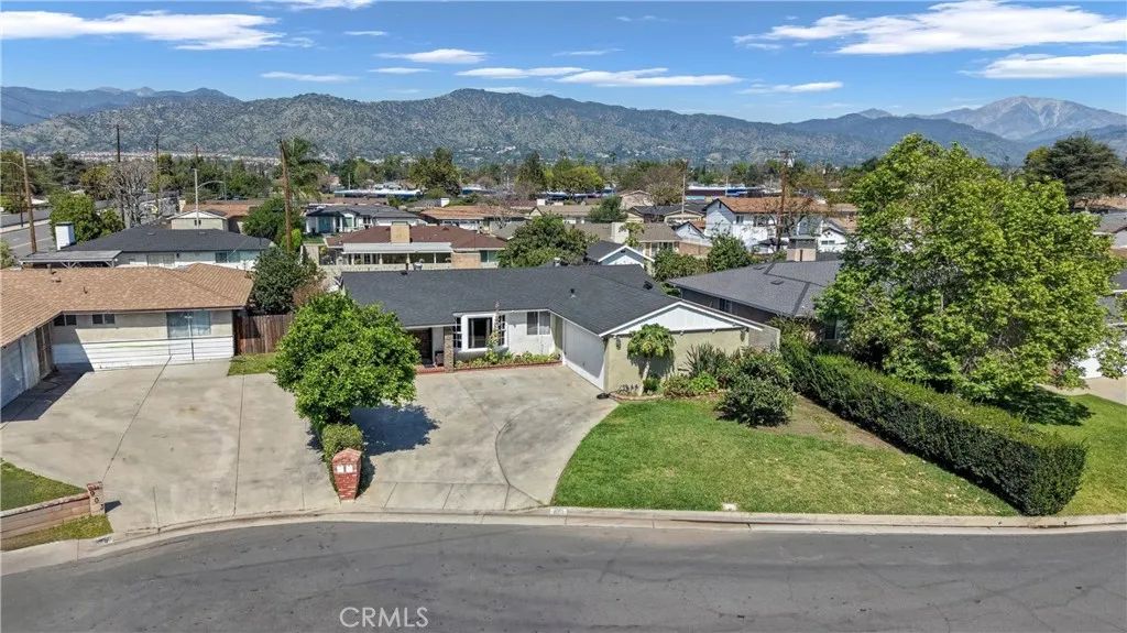 907 E Ghent East, Azusa, CA 91702